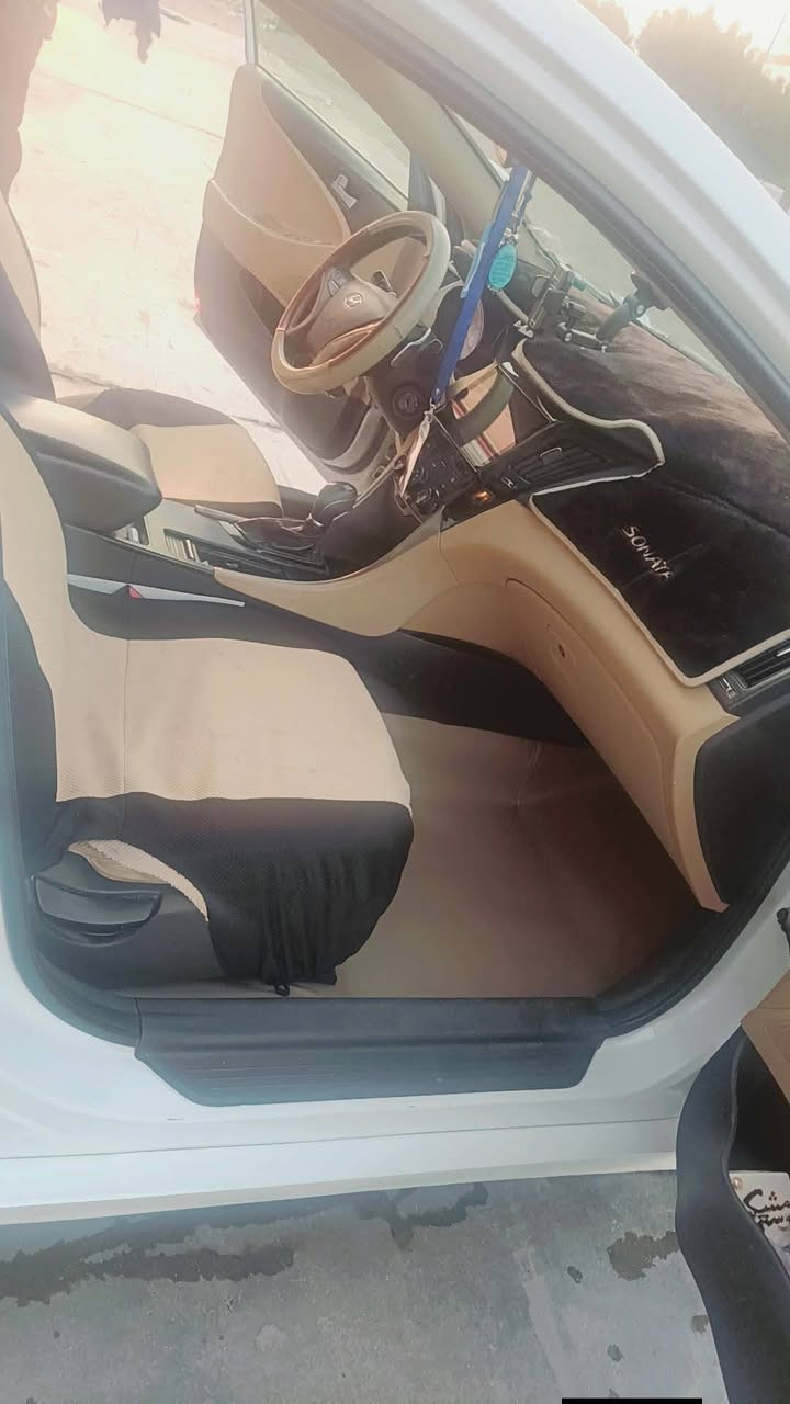 سوناتا موديل ٢٠١٤
خليجي محرك ٢٤٠٠ دوش
تحكمات + كشن كهربائي 
نظام ايكو 
مرايات شفط
 فول عدا البصمه والفتحه
بيها جاملغ خلفي جهة السائق صبغ ومعجون
وشبر من الجاملغ الخلفي الايمن فقط صبغ
ورصعات بسيطه بالقمارة سبب عصف انفجار
رقم انبار 
١١٣$ وبيها مجال قليل جدا 
مكاني / الحبانيه - حي العمال
***********
