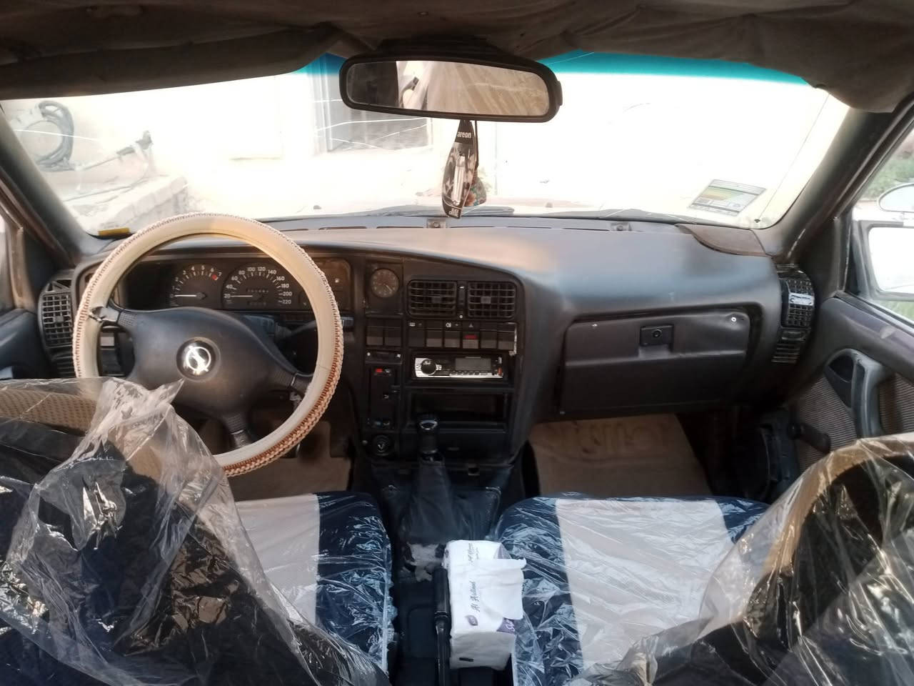 السلام عليكم للبيع او مراوس تكسي  اوبل اوميكا رقم ديالي شرط التحويل سنوية ساقطة من 22 موديل 90 حجم المكينه 20 شرط كير والمحرك كير عادي صدر امامي و خلفي جديد  باتري جديد والكشر شوف العين السعر 18 مكاني واسط الكوت مركز مدينة للاستفسار الاتصال على ***********
