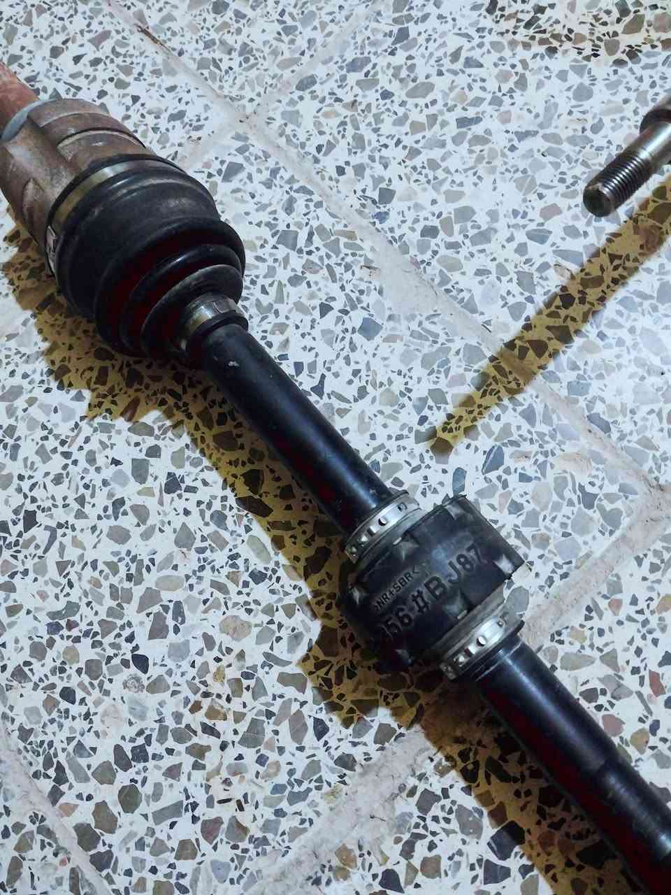 سلام عليكم ورحمة ادرام شفت الطويل ++دبلات أمامي صيني باب أول للبيع ديالى بعقوبه ***********
