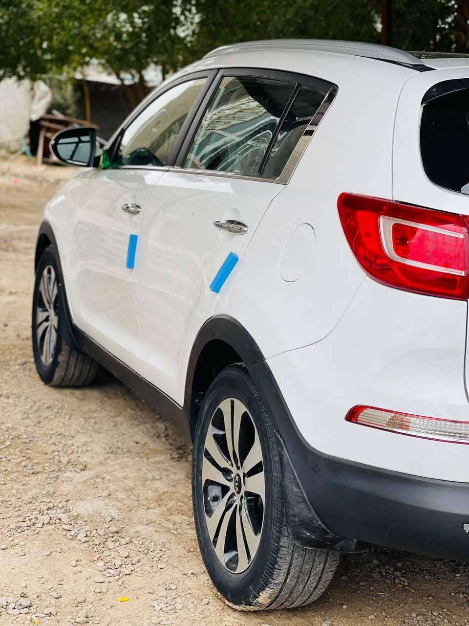 سبورتج 2011 خليجي 
رقم بغداد انكليزي..
فول مواصفات
محرك 2.4 دوش
بانوراما
 بصمه تشغيل
بصمه ابواب
كراسي كهرباء
 كشنات جلد..
السعر 145$
وبيها مجال ..السونار مرفق والضرر بدون دواخل 
...***********..
العنوان بغداد..اتصال 
متواجد واتساب...
