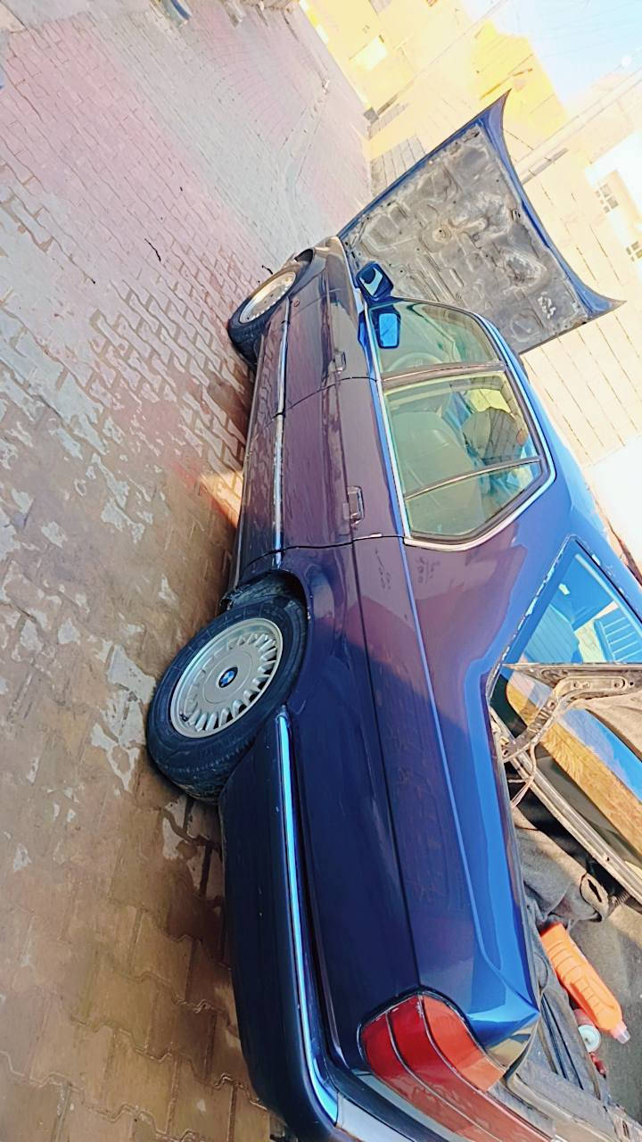 السلام عليكم بي ام 735فول مواصفات ماعدا الفتحه رقم انكليزي انبار بسمي كيرمحرك خيرمن الله تبريدتدفئه شغالات باتري جديداترايك مفتوح السعر50مكاني رمادي تاميم ***********
