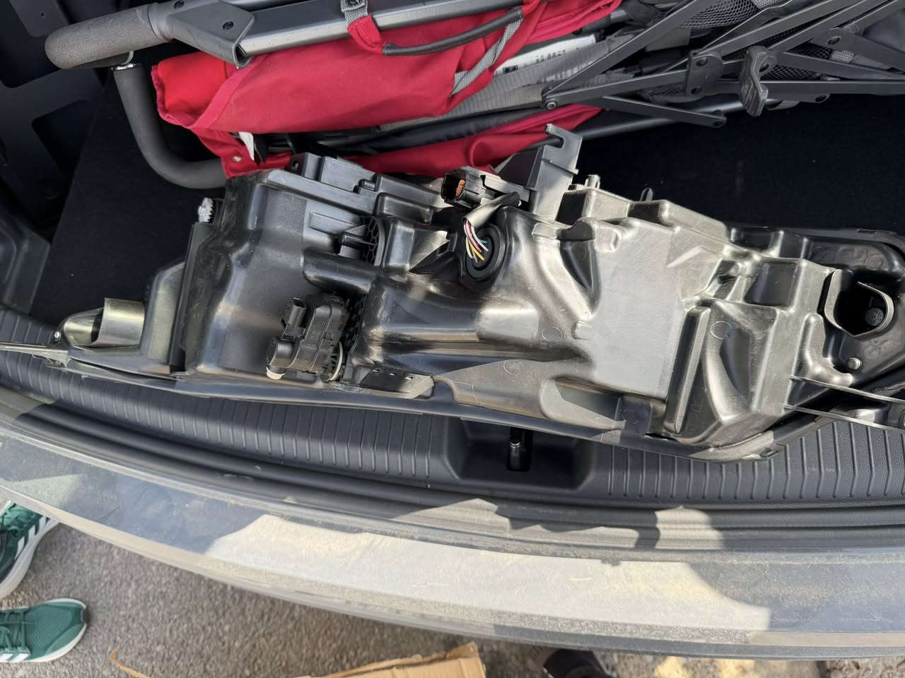 لايت نيسان قاشقاي
طرف سكن 
صفر ما مشدودة على سيارة
سعر ٢٠٠$
للاستفسار 
***********
