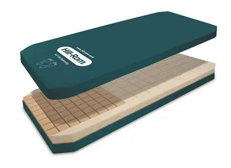 تُعد أسرّة Hill_Rom#  (#هيل_روم ) الأمريكية من أفخر وأجود أنواع الأسرّة الطبية الكهربائية عالمياً، وتُستخدم بكثرة في وحدات العناية المركزة (ICU) والرعاية المنزلية المتقدمة. تتميز هذه الأسرّة بتقنيات ذكية تهدف لراحة المريض وتقليل العبء على مقدم الرعايه الطبيه 
مميزات  Hill-Rom
• يُعد من الموديلات المتطورة التي توفر 5 حركات كهربائية (رفع الرأس، القدمين، الارتفاع الكلي، وضعية التrenderlenburg، والعكس).
• مخصص للعناية الفائقة، ويتميز بوضعية الكرسي الكامل (Chair Position) التي تساعد المريض على الجلوس التام لتسهيل الأكل والدورة الدموية.
• يدعم العلاج الرئوي ومنع مضاعفات عدم الحركة.
• يُفضل للاستخدام المنزلي الراقي بفضل تصميمه الذي قد يأتي بإطارات فايبر تتناسب مع المنزل.
• يوفر سهولة في الوصول للمقابض الجانبية وتحكماً بديهياً.
• جيل متطور يدعم التكنولوجيا الرقمية.
• يحتوي على أنظمة متقدمة لمنع قرح الفراش عبر توزيع الضغط.  
الخصائص التقنية العامة لأسرّة hill rom
• قوة التحمل: تتحمل الأسرّة أوزان تصل عادة إلى 300 كجم.
• الأمان الذكي: مزودة بحواجز جانبية متطورة، ونظام مكابح مركزي، وإنذارات في حال تحرك المريض بشكل غير آمن.
• سهولة الحركة: تحتوي على عجلات قوية مع إمكانية التوجيه السهل في الممرات الضيقة.
• المرونة الاستشفائية: تتيح وضعيات متقدمة مثل وضعية "نحر الظهر" (CPR) اليدوية أو الكهربائية للحالات الطارئة.

اذا كنت تبحث عن سرير للاستخدام المنزلي أم لتجهيز مركز طبي متخصص ما الك الا #انهض_للأجهزه_الطبيه
0796565152          0791113424 
احنا رح نساعدك ونعطيك الفكره والنصيحه ومن وين ما بدك اشتري او استأجر
اسألنا عن فرشه hill rom المومري فوم الطبيه
