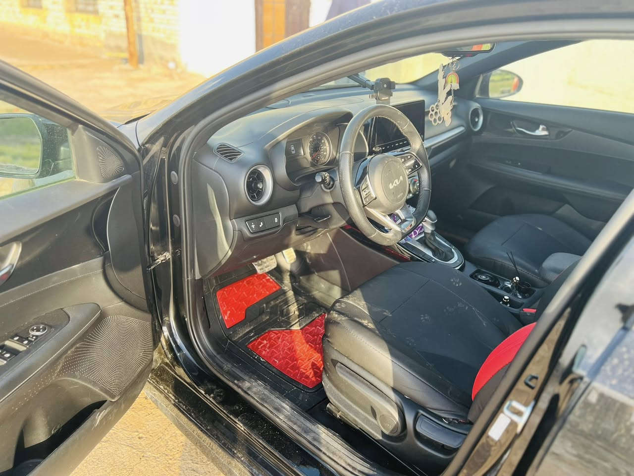 كي فورتي 2024  وارد امريكي تحكم سترين رادارد امامي جاني وخلفي محرك 2000 دوش  اربعة سلندر تبريد تدفئة  سونار موجود تجي وتساب ادزلكياه السيارة مبدل بس بنيد السيارة 43 الف كيلو ماشية وتساب  للاستفسار ***********
