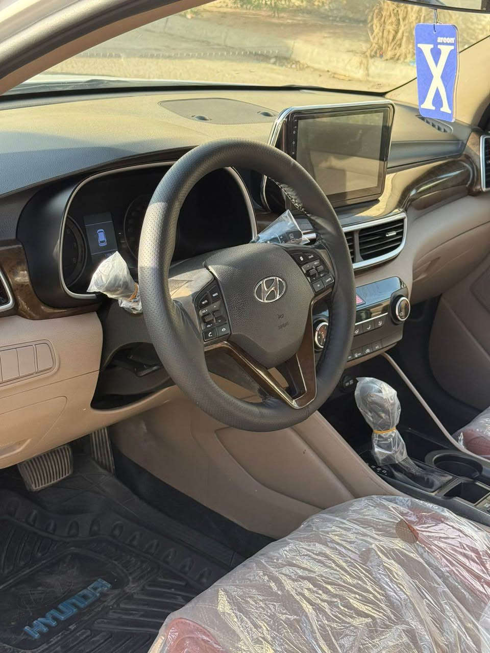 هونداي توسان موديل 2019خليجي كفاله عامه مكينه كير بدي سياره جديده رقم بصره سياره فول ماعده البنورامه سعر180وبيه مجال *********** البصرة, العراق
