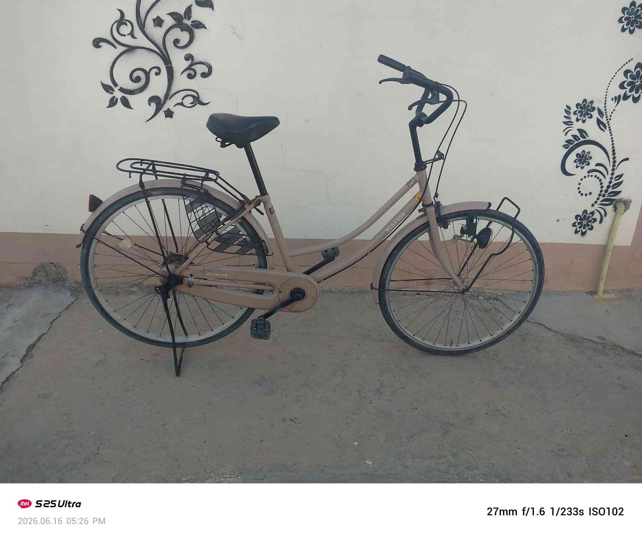 بايسكل للبيع حجم 26سعر 120بي مجل بايسكل جديد ماشي فقط اسبوع


**إذا كنت صاحب هذا الإعلان وتريد حذفه لأي سبب، رجاءا أرسل رسالة إلى الدعم الفني**