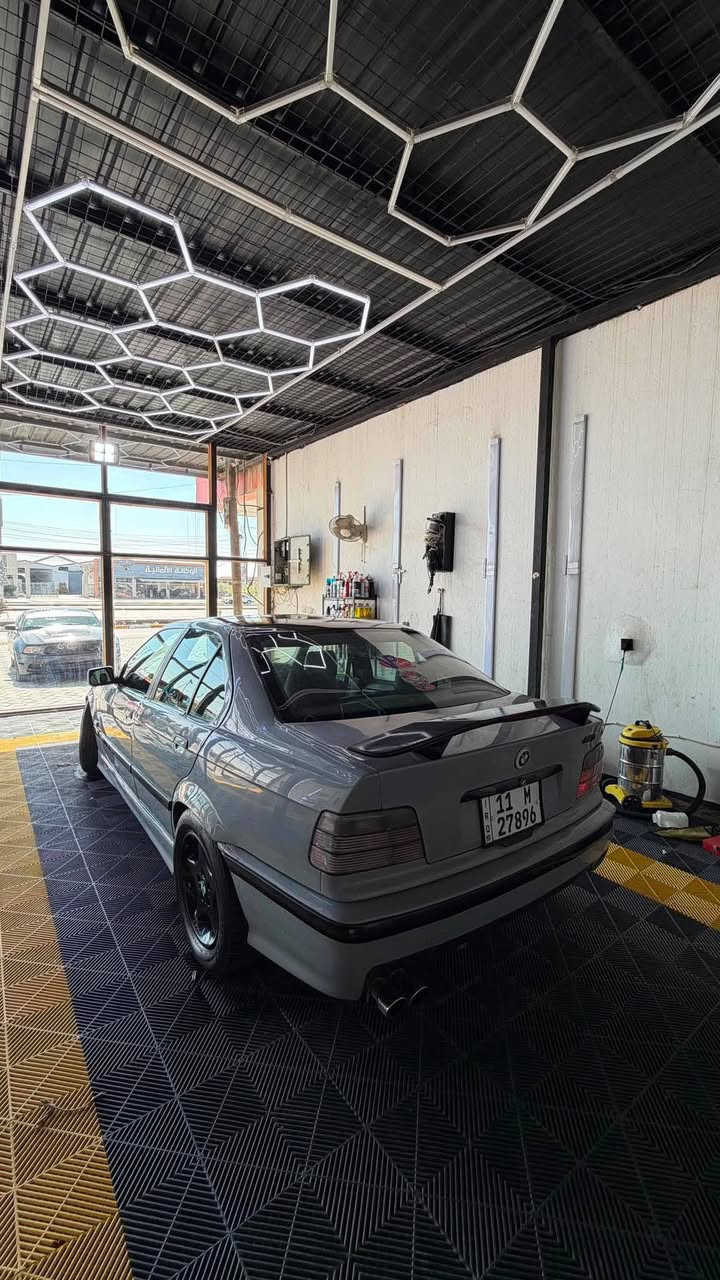 BMW E36 325 1991
محرك مسكر 25 تك فانوس شرط الكفاله 

گير عادي شلعه ومعدل فول شرط الاستعراض 

لون سموك مميز 

تبريد ثلج 

بگ لايت دخاني 

بجم كله زنون عدسات لد ناصي و عالي ٤ عدسات

لدات اماميه M4 شغالات + عين الشيطان 

درگة رياضي كاربون فايبر مميزة الوحيده 

صالنصه رياضي 

عليها إدامة منظومة البانزين+ فيتم جديد 

رقم بغداد دولي هزه ماساقطة 

السعر ٤٧ وبيها مجال الشراي يشلع عيوني 

*********** مكاني ديوانية
