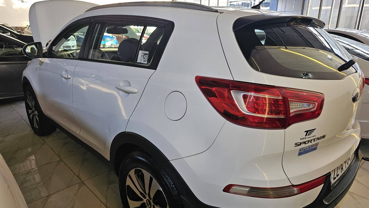 🚗 للبيع — فرصة مميزة 🔥
كيا سبورتج 2013
وارد كوري / خليجي 🇰🇷
ممشى 118 ألف كم فقط
كليننننننننننننننننننننننننن
✔️ رقم اربيل 
✔️كلين بدون اي ضرر او صبغ 
✔️لون ابيض المرغوب 
✔️ كير أوتوماتيك
✔️ مكيف بارد جداً
✔️ سيارة نظيفة استخدام شخصي
✔️ محرك اقتصادي وقوي 16 (4)
✔️ فحص كامل مكمل 
✔️ هزة + سنوية جديد 2029 
✔️كوبون جديد باركود

السيارة تصنيعها 2013
لكن موديلها 2014
📌 يسموه: 👉 Production year vs Model year
✨ السيارة بحالة ممتازة جداً ومُحافظ عليها
✨ مناسبة للعائلة والاستخدام 
💰 السعر: 150 $ دولار (قابل للتفاوض للجادين)
📍 الموقع: ——— الموصل الجانب الايسر


**إذا كنت صاحب هذا الإعلان وتريد حذفه لأي سبب، رجاءا أرسل رسالة إلى الدعم الفني**