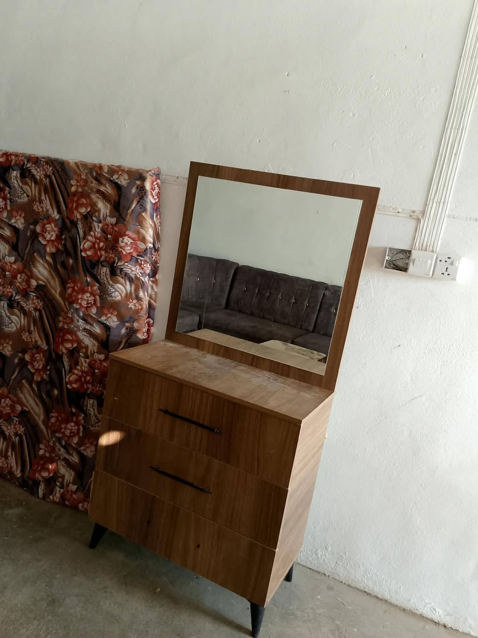 غرفة نوم تركي 5قطع كلش نظيف ويا الدوشك 300قفل يوجد توصيل داخل كركوك والاطراف وتدللون  علينة اليحب يحجز تواصل خاص ❤️


**إذا كنت صاحب هذا الإعلان وتريد حذفه لأي سبب، رجاءا أرسل رسالة إلى الدعم الفني**