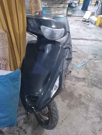 فراشه للبيع مفتوحه مره وحده نضيفه السعر 250 الرقم 07826304062