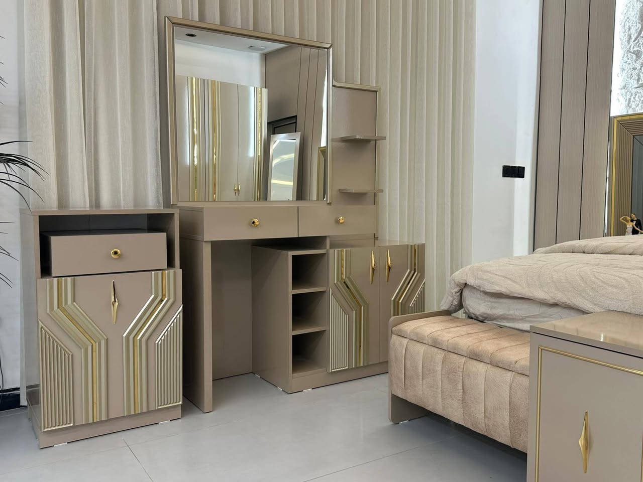 اهلاً وسهلاً بكم زبائننا ✨
تقدم لكم مجموعه الزيادي للااثاث التركي

📣تم وصول موديل زارا برو 

✳️ تفاصيل الغرفة ✳️

▪️10 قطع
▪️عرض كنتور مع ملحق 360
▪️عرض سرير مع كومدي 307
▪️برغي وچوي حديد
▪️ظهر بلوك
▪️سرير مخزن

⚠️ ملاحظة: البيع بالنقد فقط 🚫

📲 راسلنا الأن وأحصل على كافة التفاصيل - او شرفنا بالزيارة 📍 العنوان نجف جامعه وفاء
الاستفسار مراسله الصفحه او تصال📞
***********
