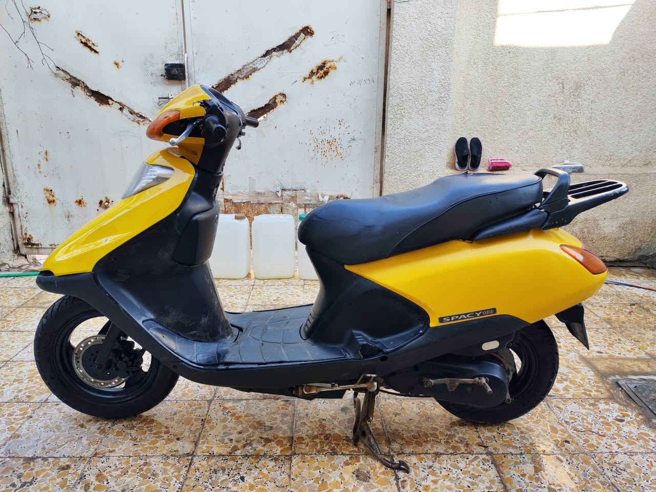 سبيسي ياباني للبيع اول فتحه قبل اسبوع  مكينه ناعمه كلش كفر كابريتر اصلي السعر550  راعيهه متوازي المكان داموك قرب منتزه السيسبان***********
