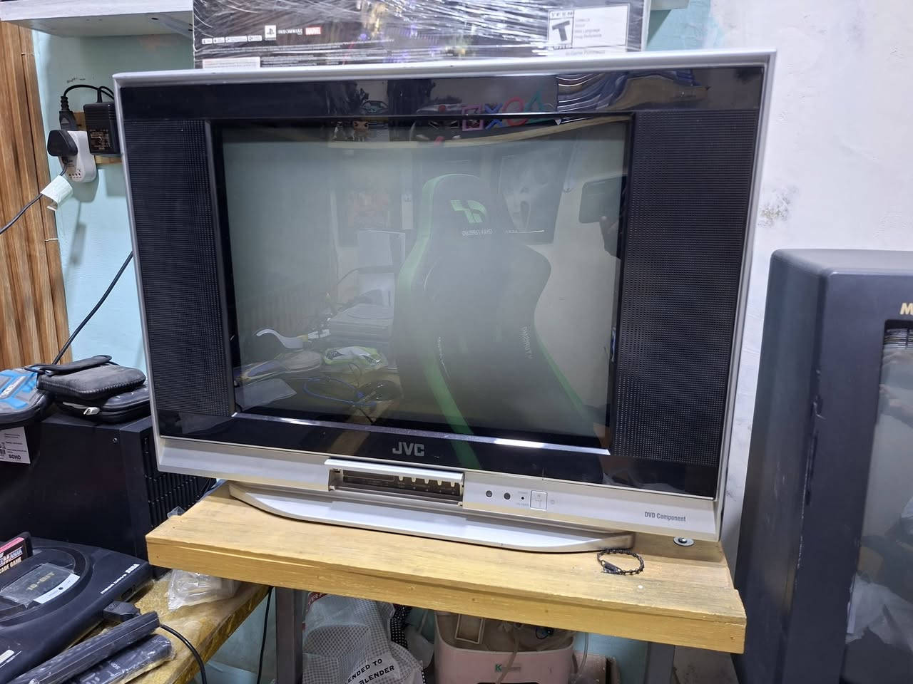 تلفزيون JVC حجم ٢١ منافذ AV كومبونت دبل سماعة ستريو مع الريمونت نظافة ٩٥ % السعر ٧٠ يوجد توصيل لكل العراق ***********
