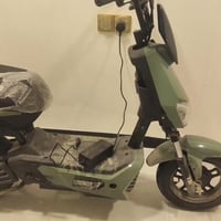 دراجه شحن 5 بطاريات بعدها جديده السعر 375 بس البك لايت واحد مكسور دراج...