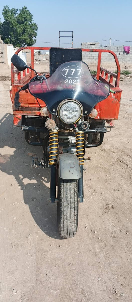 ستوته دايوان للبيع رقم ابيظ وسنويه موديل 2012 مكاني واسط قظاء العزيزيه سعرها1000 رقم مبايل ***********
