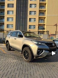 وبركاته  فورچنر 2016 خليجي وكاله الساير   بيها قطعه وحده صبغ  مواصفات ...