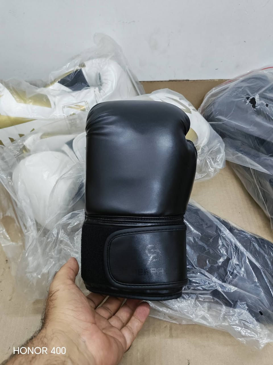 متوفر كفوف ملاكمة جديد
📦 العدد: 4 أزواج 🎨 اللون: أسود وأبيض ✅ جودة ممتازة ومريحة للتمرين 💪 مناسبة للملاكمة، الكيك بوكسنغ، وتمارين الكيس.


**إذا كنت صاحب هذا الإعلان وتريد حذفه لأي سبب، رجاءا أرسل رسالة إلى الدعم الفني**