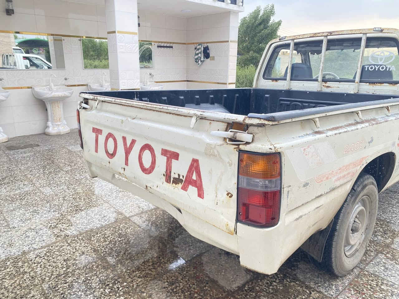 تفاصيل داخل صوره
