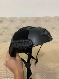 خوذه • تصميم عسكري • خفيفة