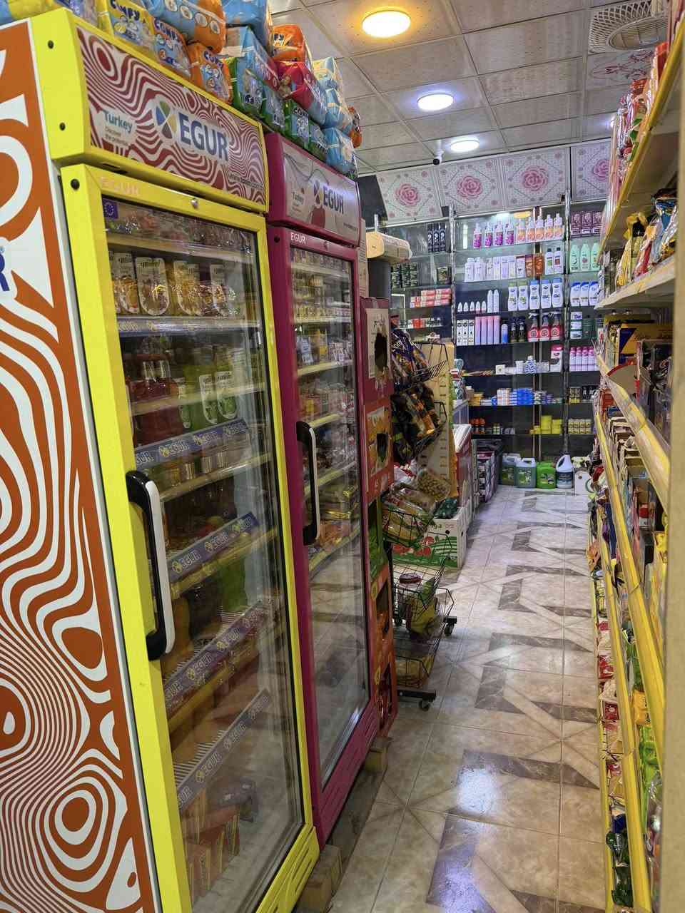 اسلام عليكم 
سوبر ماركت للبيع في الجنينه متكامل ثلاجات عدد8+ثلاجات شركات عدد3 ومجمدات 3+مجمده شركه 1 وحاسبة كاشير سبب البيع البعد وعدم التفرغ رقم الهاتف
***********
