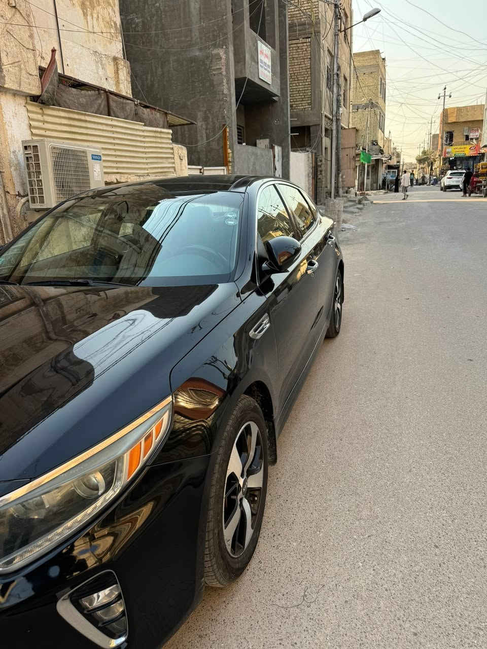 السلام عليكم
كيا اوبتما 2018 . EX plus
رقم اربيل الجديد باسمي سنوية هزة كلها جديدة 

فول مواصفات السيارة 1/1 

-بانوراما قطعتين ثلاث طكات
-بصمه تشغيل بصمه أبواب + صندوق بصمه  
-شاشه كبيره لمس + خرائط بلادي
-نضام ابل كار بلي واندرويد اوتو 
-كامره دواره خلفيه 
-سايد بريك بصمه كهربائي
-نضام اوتو هولد بصمة وتوقف ذاتي
-حساس خلفي بلادي 
-رادارات خلفي أمامي جانبي
-تبريد بيانو شاشه قطعتين امامي خلفي 
-فول تحكم ستيرن جهتين
-تحديد مسار + رادار مانع تصادم ( قيادة ذاتيه)
-كشنات جلد اسود بلادي مدوشمهة فوكا جلد درجة اولى
-كشنات الامامي كهرباء و٣ وضعيات خزن ميموري
-شاشه أعطال بالدشبول
-تبريد وتدفئة بالكشنات الاماميه 
-ويل بلادي قياس 18 شادله تخم تاير نكسن جديد ٢٠٢٥
-اربع وضعيات قياده ايكو وسبورت وسمارت وكومفورت
-نظام ترحيب +يدات نيكل اضائه ترحيب عند الاقتراب
-لد أمامي نهاري 
-تطعيم صاج جوزي طوخ بدواخل السيارة 
-مري جانبي شفط + ترحيب تنفتح عند الاقتراب 
-لايت زنون عالي ناصي بلادي قوي جداً 
-كشاف زنون بلادي 
-بكلايت لد بلادي وصندوق ذكي يفتح عند الاقتراب 
-سستم 9 سماعات ودمام مضخم صوت خلفي بلادي ماركة harman&kardon صوت يخبل 

السيارة وارد امريكي (كلين تايتل)
بدون حادث بدون صبغ بدون ايرباك 
تفحص وين متحب وصور امريكا موجودة
كير محرك كهربائيات كلها كفالة 
مكينه  2400 GDI جداً نشطه وناعمه عل بلاد 
بانزين فقط محسن ودهن وصيانه دورية بشركة كيا  
ماشية ١١٥ الف السيارة استخدام شخصي كله محسن ودهن شركة

مكانها بغداد المنصور او اليرموك 

السعر  ١٣٨ ورقه وبيها مجال بسيط 

***********

