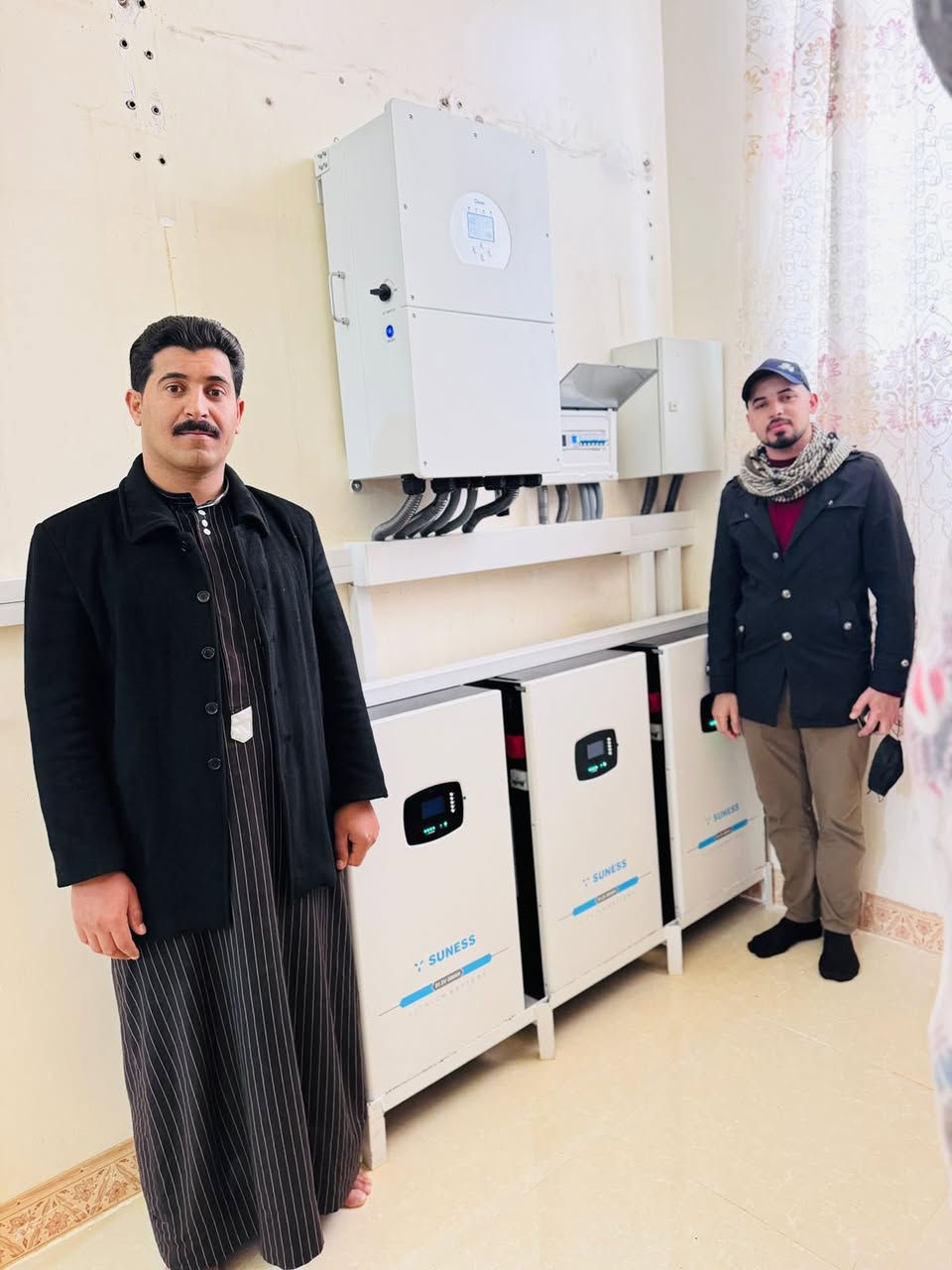 📅 تاريخ اليوم: [2026/3/26 ]
🔆 تنصيب منظومة طاقة شمسية 🔆
 تم بفضل الله تجهيز منظومة طاقه شمسية لمنزل الأخ فندي العبود ابو تقي قرية الويس ضمن الرقعه الجغرافيه لمحافظة كركوك تجهز المنضومه المنزل ب 50  أمبير نهاراً بالاضافة الى 45 أمبير ليلاً 
مكونات المنظومه
🔵 الواح  حجم 600 واط بايفشل ذات كفائة عالية.عدد 22

🔵جهاز انفيرتر حجم.16kw(72 امبير) 

🔵بطاريه ليثيوم حجم15.3kw عدد 3

شركة خليل العزاوي للطاقة الشمسية 
العنوان:
الفرع الاول: كركوك سايدين الواسطي قرب مجمع مينا

الفرع الثاني: قضاء الحويجة السوق الكبير قرب جامع الحاج عبد الواحد
.................................................................... 
ملاحظة مهمة جدا:عند حدوث أي خلل بمنظومتك عليك بتصوير فيديو للشاشة الانفيرتر لحظة حدوث أي خلل ومن ثم إرسال رسالة عن طريق الواتس آب إلى أي رقم من هذه الأرقام أو مراسلة الصفحة عن طريق الفيس بوك ليتسنا لنا معالجة الخلل بأسرع وقت ممكن وتستمر منظومتك بالعمل على مدار 24 ساعه.
.............................................................................
للحجز والاستفسار الاتصال او مراسلة الأرقام التالية  أو مراسلة البيج عن طريق الماسنجر :

ابراهيم :***********_***********

عواد :***********-***********

موسى :***********_***********

عيسى : ***********_ ‭***********

🕒 أوقات الدوام:
من الساعة 9 صباحًا إلى الساعة 5 مساءً

#شركة_خليل_العزاوي_للطاقة_الشمسية ☀️
#الطاقة_الشمسية_مستقبل_العراق
