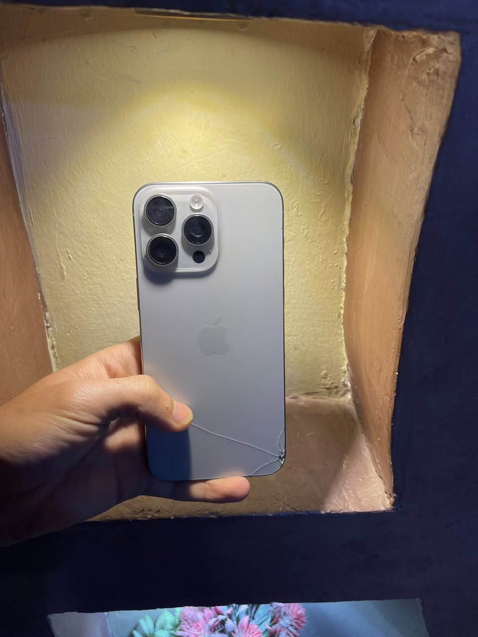 السلام عليكم ورحمه الله
ايفون 15 برو ماكس موصفاته 
ذ256 بطاريه 90 بلاد  لا معاليه ولا شي وين معجبك تفحص فيس إيدي شغال شاصي زلغ مابي غراضه جهاز شرق اوسط ماستر كرتونته الاصليه ويا فقط مبدل شاشه اصليه 3 خيارات وضهر مفطور 
سعر 775 وبي مجال 
رقمي ***********  مكاني دوانيه مركز 
تحياتي لجميع
