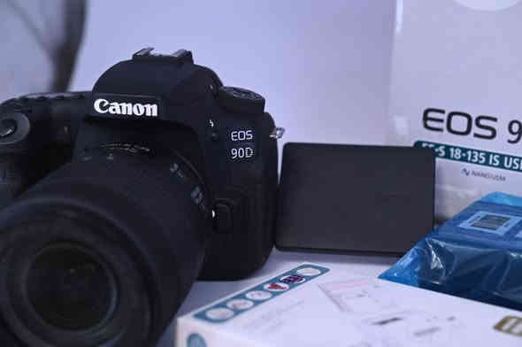 كأمره كانون  (💣90D👉💣) نضافه 99/100 كامل ملحقات 
1- رام 32✅
2- كورتون✅
3- حزام كتف✅
4- شاحنه اصليه ✅
5 بطاريه اصليه ✅ 
6- توصاله نقل صور  ✅
يوجد توصيل كل العراق 
 ***********
شتر 4k فقط 🔥👉
