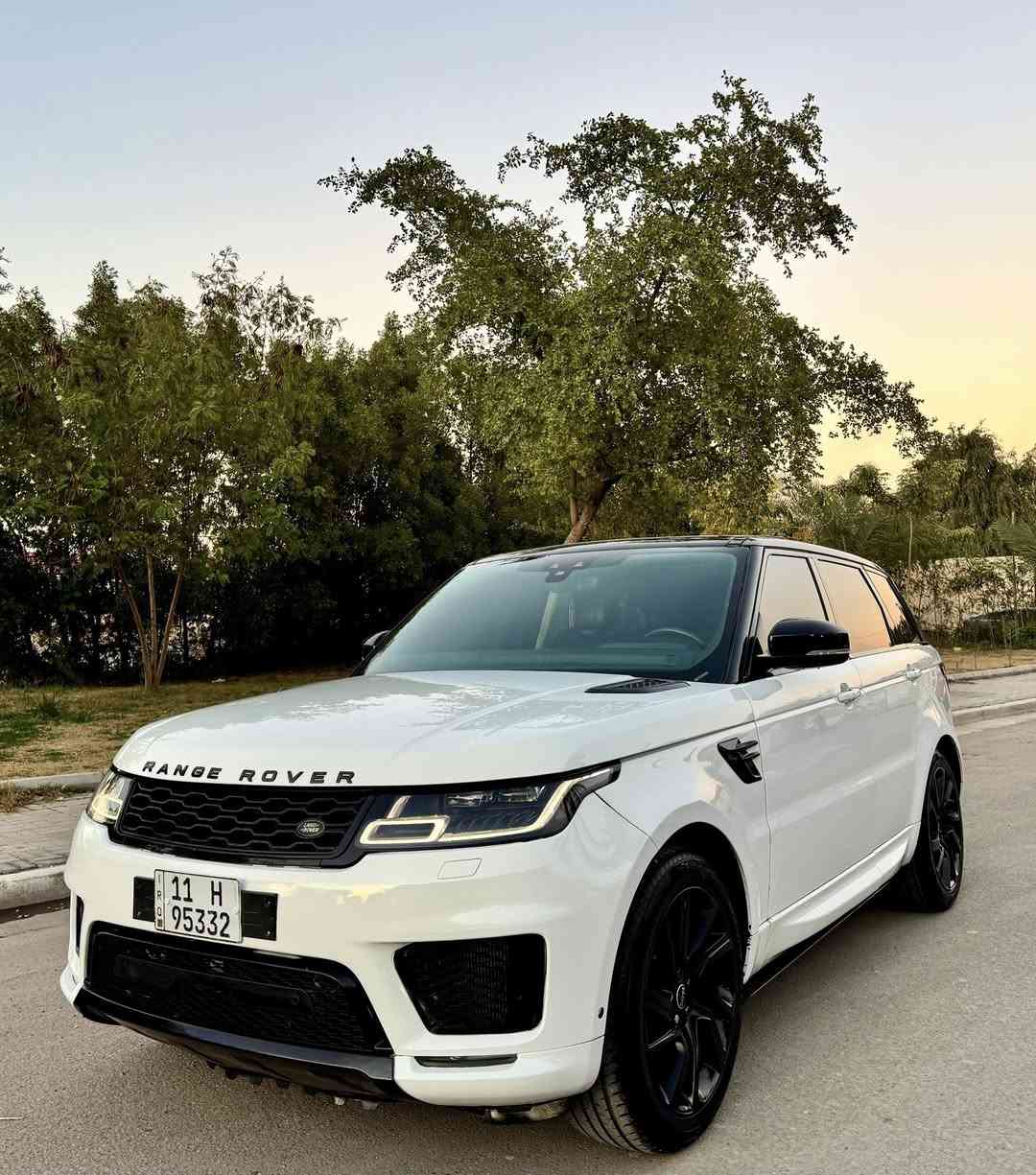 للبيع او مراوس
رانج روفر سبورت موديل 2018 
وارد امريكي حادث بنيد 
6 سلندر 
مواصفات 
فتحة سقف بانوراما 
مقاعد جلد اسود كهرباء 
تدفئة وتبريد بالمقاعد 
مقود كهرباء وتدفئة 
جنطة كهرباء 
جكات ٣ وضعيات 
دوسات كهرباء 
تحكم مقود لمس 
وبعد بيها هواية مواصفات 
مكان السيارة بغداد السيدية 
***********
