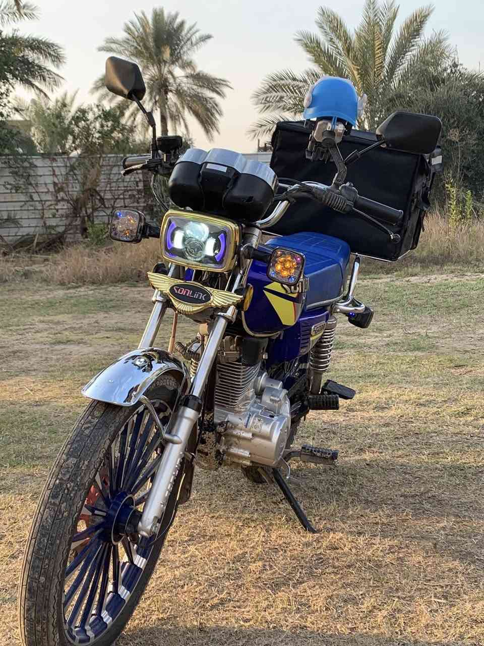 للبيع دراجة أيراني💯 

❗️مكان الدراجة / التاجي/ المشاهدة/ منشئة نصر 

النوع سونلك
خمسة گـيـر  
موديل 2024
المحرك 200 cc
معدل السرعة شاشة وبيها مسجل 

الدراجة نظيفة كهربائيات كاملة اي نقص ما بيها 

العيب الوحيد❗️الويل بيه عواج خفيف وأبد ما مأثر

السعر 700 ألف    
وبيها مجال للطيبين

رقم التواصل.       *********** 

0750 095 7927
