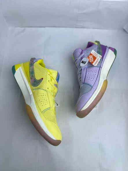 عن جمال هاي القطعه سولفولي، شكل مميز اسلوب فريد صارخ بالتميز، قطعه اصليه غير مستعمل جديد بدون كارتونه باركود شغال, سعرهه على الموقع خيالي 1000دولار, ياجماعه اللبس والستايلات المميزه بالعافيه عليكم، القطعه للبيع الي يريدهه يتفضل خاص او واتساب ***********
