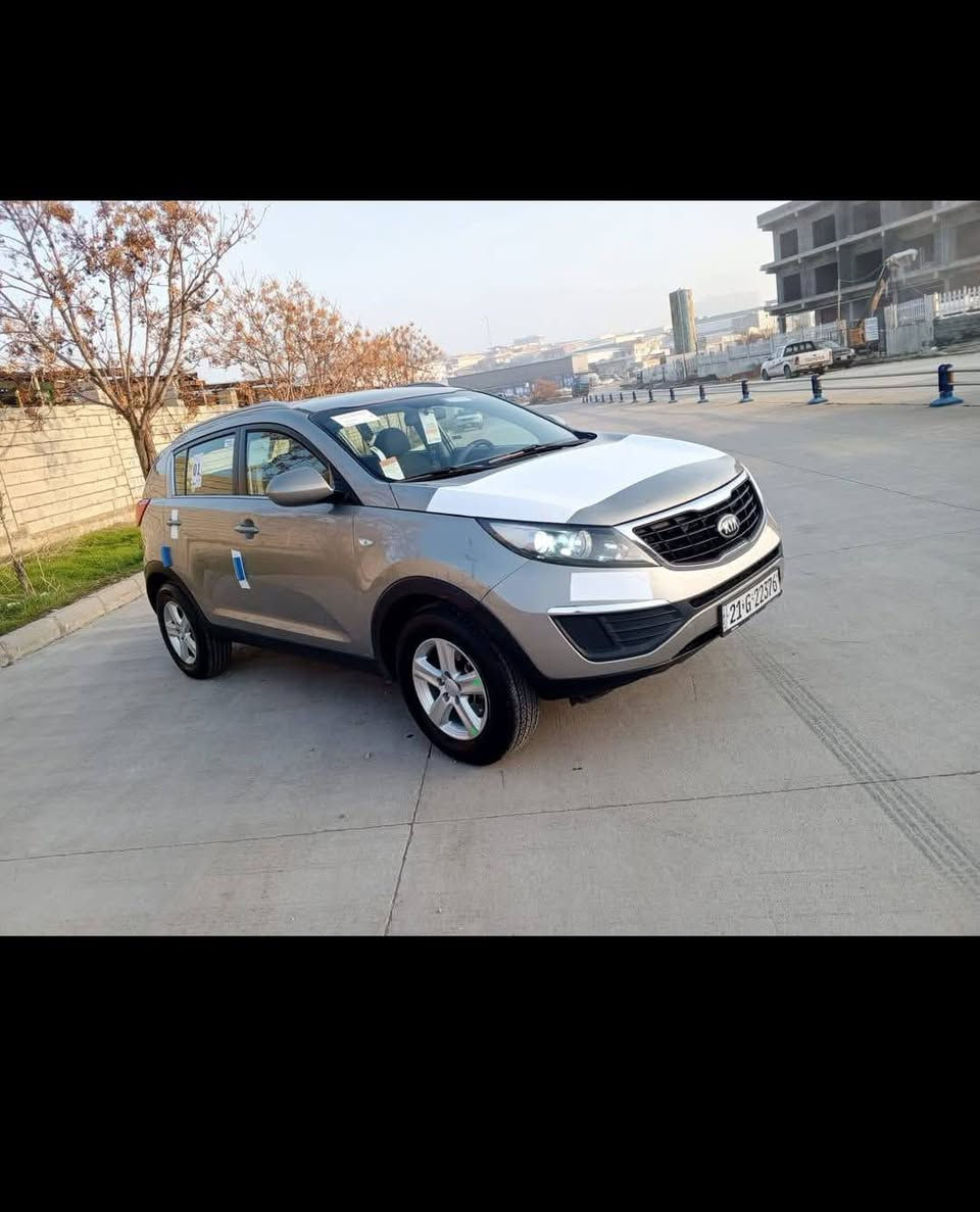 كيا سبورتج موديل ٢٠١٦ خليجي رقم سليمانيه بأسمي سكني بغداد الرصافه تحويل أو وكاله بليعجبك سنويه وهزه جديده لل٢٠٢٨ محرك ٢٠٠٠ دوش  محرك وگير شرط كفاله  صبغ قطه ونص جاملغ امامي ايسر ونصف الباب السعر ١٣٨   هاتف ***********
