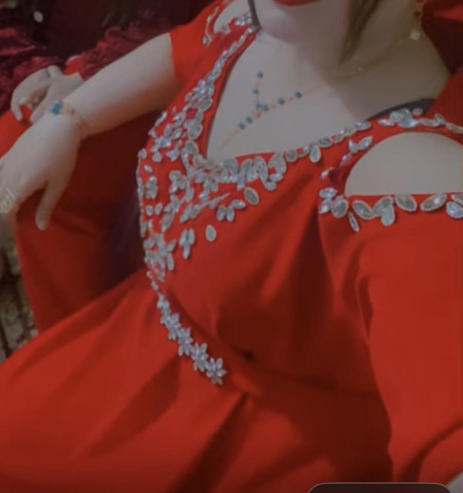 ستان الاحمر خيطته عد مصممه باربيل صار عليه ٥٥ الله شاهد ومالبسته لان العرس تاجل وهستونس لبسته حتى اشوفه الجن اريده ٢٥ قماشه سندرلا وهذا شذر كله شغل يدوي يعني ميوكع يلبس وزن من ٧٠ الى ٨٨ لان بي حزام تتحكمين بي والماروني خذته من شارع روان ٨٠ الف اريزه ٢٥ قفل يلبس وحده ضعيفه تقيبا من وزن ٤٥ الى ٥٥ من عمر ١٢ الى عمر ١٥


**إذا كنت صاحب هذا الإعلان وتريد حذفه لأي سبب، رجاءا أرسل رسالة إلى الدعم الفني**
