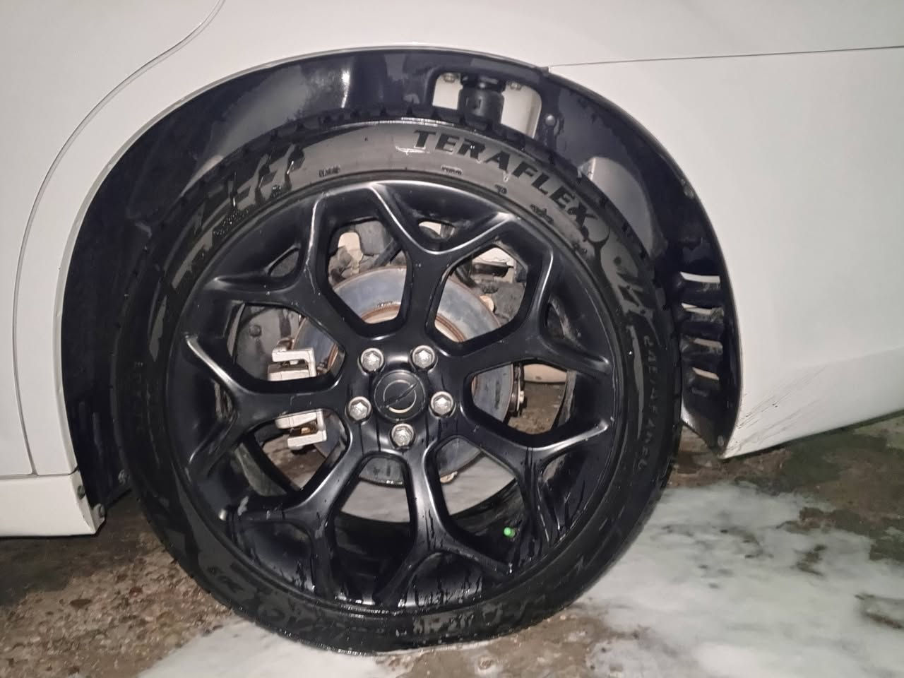 سلام عليكم ويل عنكبوت حجم 20 بي تخم تايرات بجيس اريد مراوس بمكسيكي عنوان بغداد /***********
