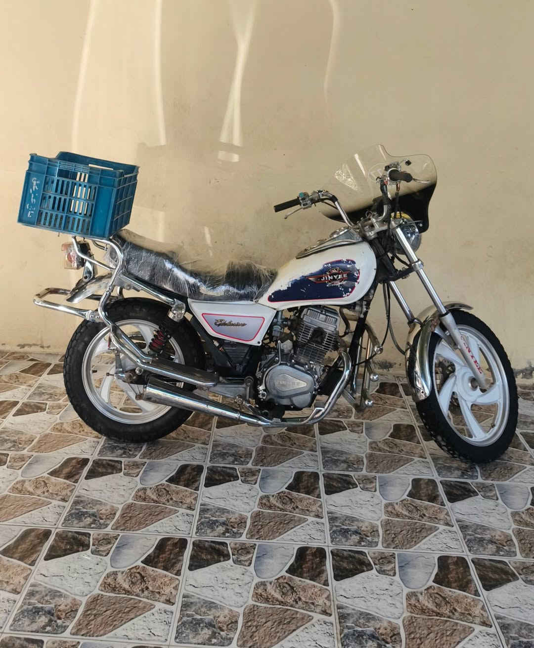 السلام عليكم
دراجة جني دبل بلك 2015 أوراق كامله، للبيع السعر 350 وبيها مجال المكان ديالى شهربان ***********
