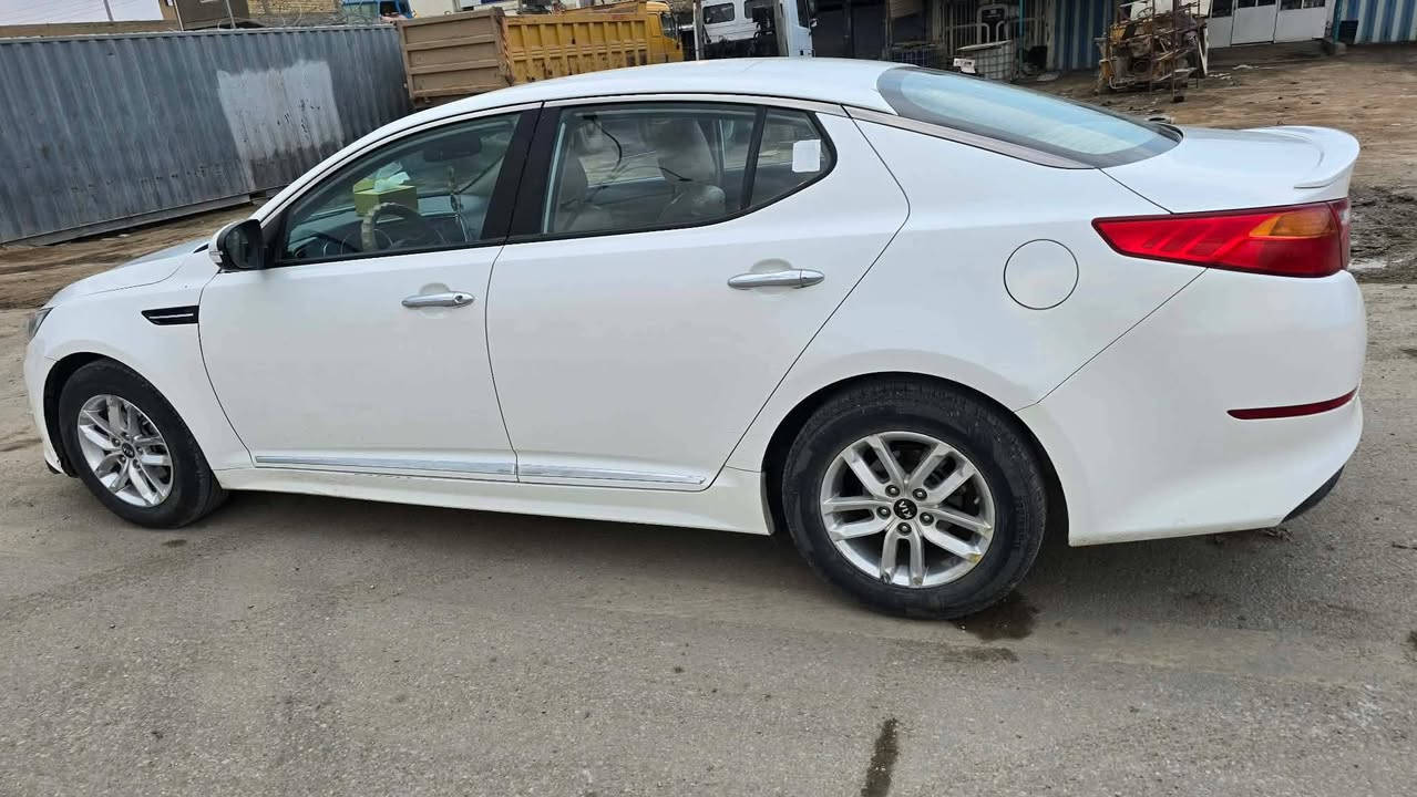 السلام عليكم ورحمة الله وبركاته اخوان سياره
اوبتيما موديل ٢٠١٦ شكل ١٥ خليجي 
رقم بغداد مداور ثاني يوم محرك ٢٠٠٠
السياره حيل نضيفه 
نص فول تحكم ستيرن تبريد قطعتين ومانع انزلاق واشاره بلمراي وبلجكتور  وبعد بيه مواصفات 
السياره بيه رشات صبغ بدون حادث 
الاستفسار اكثر اتصل على الرقم أو على واتساب مكان السياره المثنى قضاء الوركاء *********** السونار مرفق بل منشور
