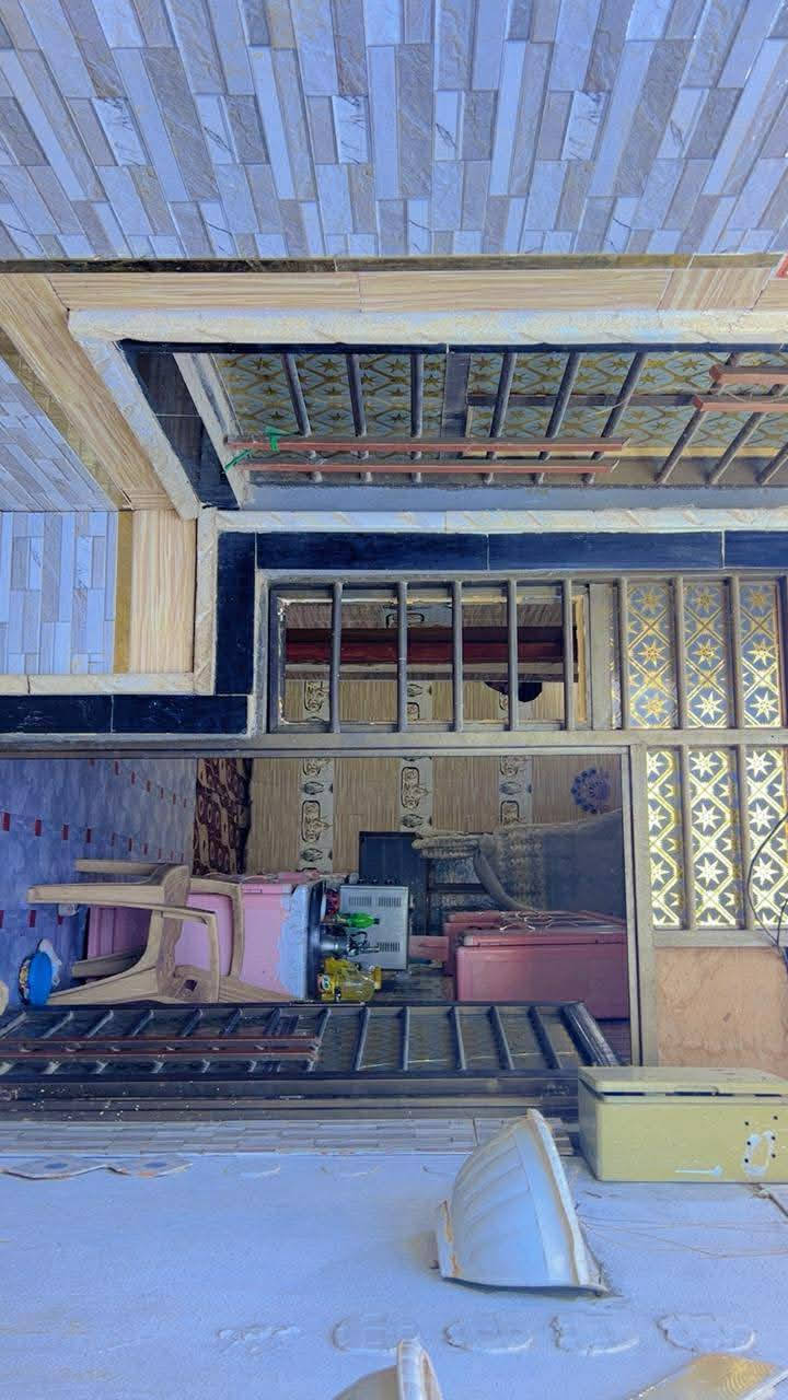 📢📢 بيت للبيع طابقين بسعر مناسب جدا 

💵 سعر  27 مليون وبي مجال بسيط 

📐 المساحه 85 متر يحتوي الطابق الاول على غرفه وصاله ومطبخ واستقبال وحمامات 
••وطابق الثاني غرفه ومطبخ وحمام وسطح 

📍العنوان المطار الجديد شارع الشفلات الفرع الي يم اسواق فارس العبدلي 

✨ البيت طابو زراعي سند 25 بي قرار محكمه 

☎️ للاستفسار مراسله الخاص او على الرقم الاتي

*********** واتساب فقط
