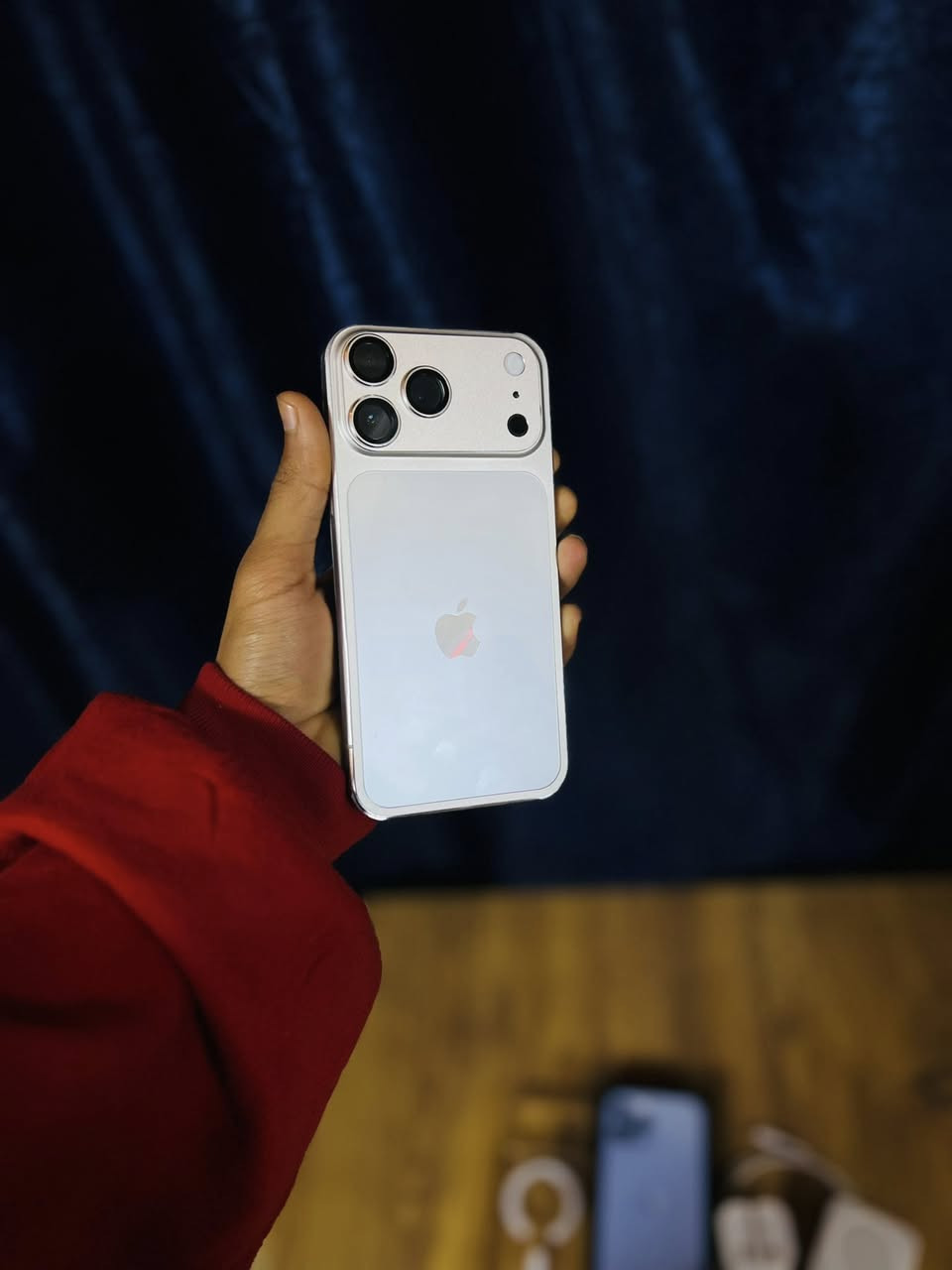 مساء الخير شباب ايفون 13 برو ماكس محور 17 تغليف فقط قابل للازالة ذاكرة 256 بطارية 80 كامل مع ملحقاتة السعر 600 المكان شارع 60 للاتصال ***********
