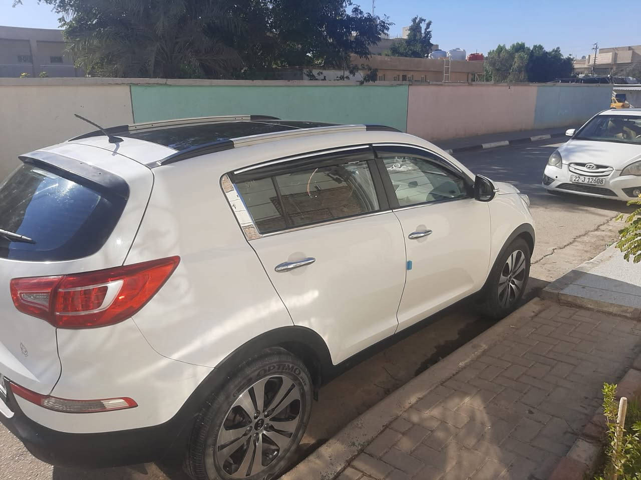 كيا سبورتج موديل 2013 وارد خليجي كفاله عامه من كلشي من داخل وخارج ومكينه وكسر السياره استخدام شخصي مال بيت 
المواصفات فول الفول فتحتين سقف (بنوراما)
تحكمات كامرات حساسات كلشي فول 
السياره رقم بصره ب اسمي سنويه جديده هزه جديده تحويل مباشر  مكانها كربلاء الي تعجبه وتخدمه اني بخدمته 
السعر 148 مجالها بسيط جداً 
السياره جديده بمعنى الكلمه 
والشراي والجناي يعرف المكفول ومال البيت شنو 
وبالعافيه عالياخذها
للاستفسار ***********
