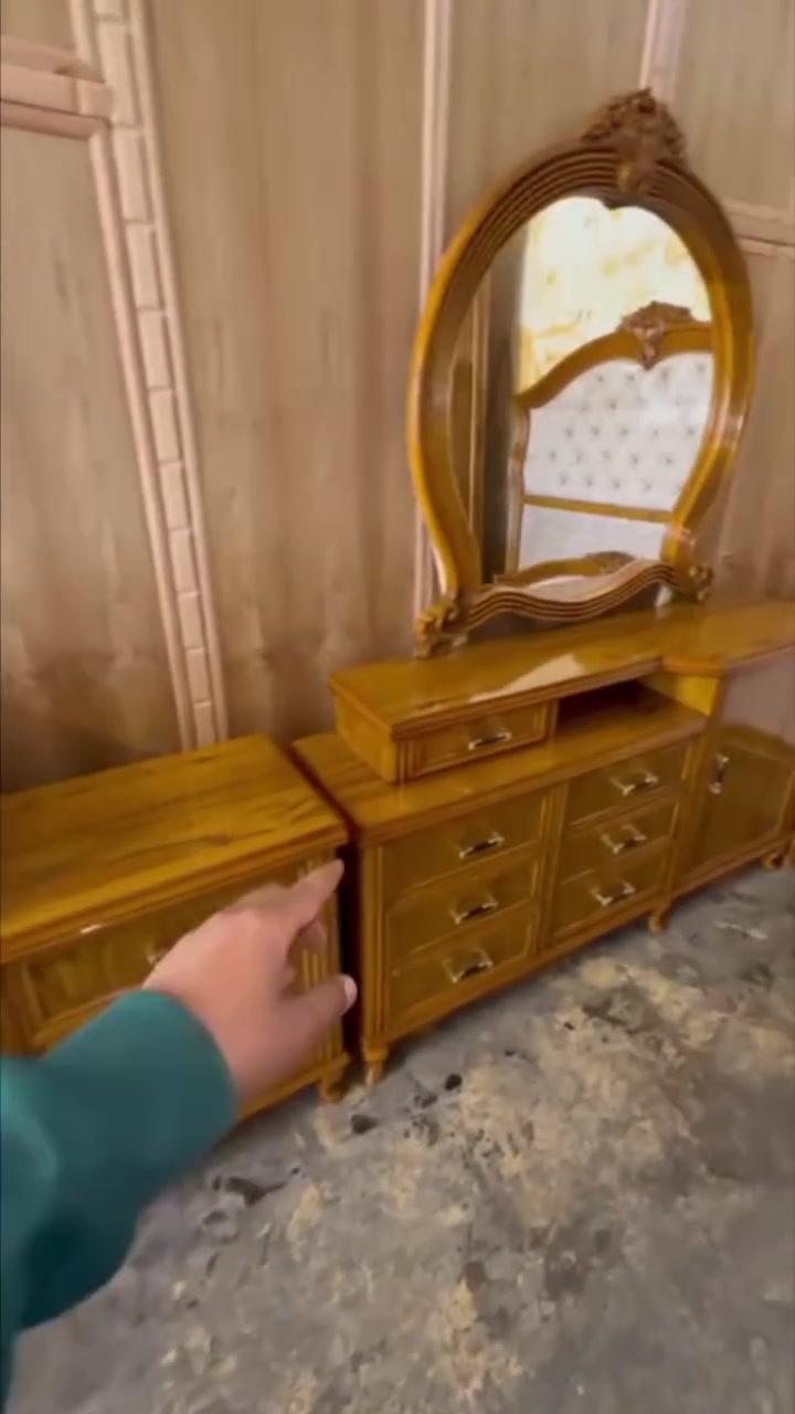 غرفة نوم نوع ( جاوي ) 
- داخل خارج صاج 5 ملم 
- الدنك و لف الابواب و التاج و الفرش ( جاوي ) 
-الارتفاع مترين وخمسه وخمسين سنتيم العرض كنتور وزاويه 4 متر ونص
- الغرفة مرتفعه من الارض لوك انز 
- ضهر جرجوبة دفن 
- المجرات تحفير بلخشب 
- ضمان الحشوة الثقيله 
- الكيلون و النرمادة و اليده اصلية 100‎%‎
-باقي التفاصيل  داخل الفيديو 
 

السعر 2 مليون و750 

النقل والشد مجانا داخل بغداد
اطراف ٢٥ الف 
صويره كربلاء حله ٧٥ الف

  فلوجه ديالى ١٠٠
نجف ديوانيه  ١٢٥
كوووت ١٠٠

رمادي ١٢٥ الف

عماره ناصريه ٢٠٠

سماوة ١٥٠

صلاح الدين ١٢٥


**إذا كنت صاحب هذا الإعلان وتريد حذفه لأي سبب، رجاءا أرسل رسالة إلى الدعم الفني**