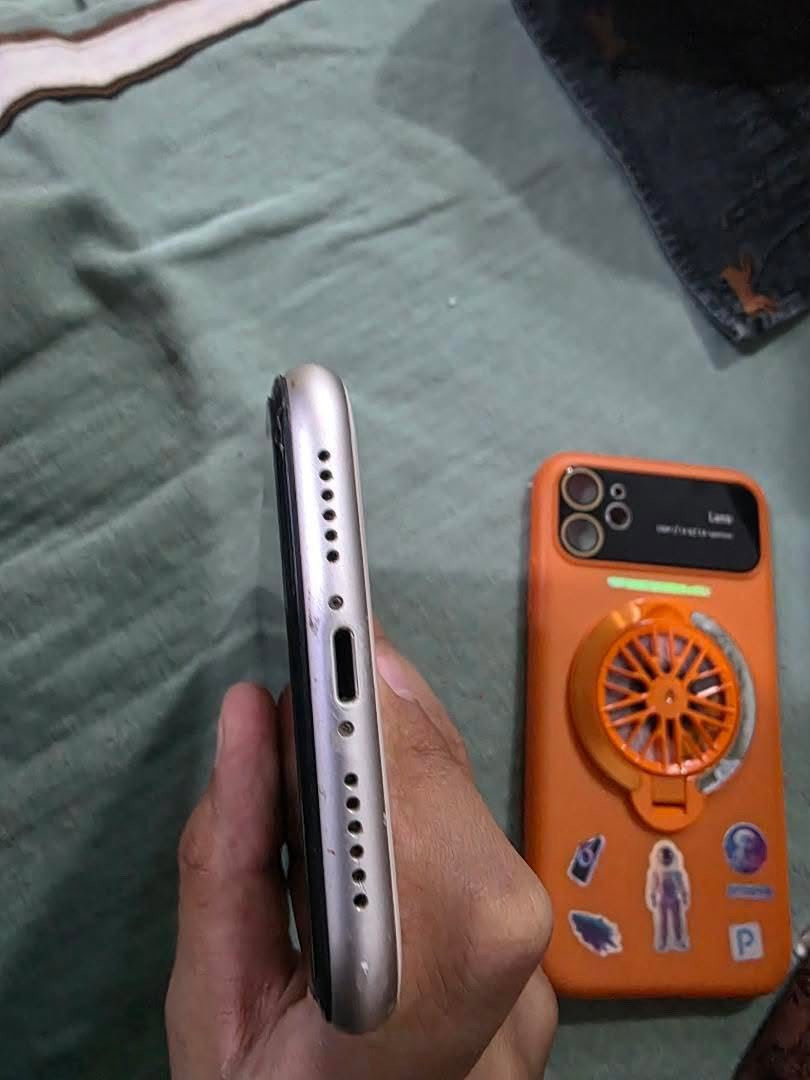 ايفون ١١ عادي دبل سيم كارت ذاكرة ١٢٨ بطارية ٧٧ بس بي فطر بل شاشة وبل ضهر ومبدل شاشة هو وشاحنتة المكان بغداد البلديات داخل فرع جامع سيد صلاح السعر ١٥٠


**إذا كنت صاحب هذا الإعلان وتريد حذفه لأي سبب، رجاءا أرسل رسالة إلى الدعم الفني**