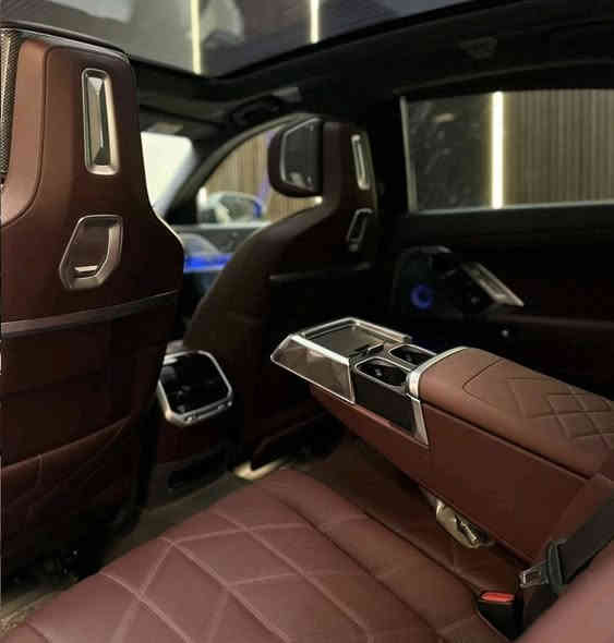 السلام عليكم الكرستاله للبيع 💎
Bmw 7 series 740i M package 
تو كلر اصل لونين السياره
 خليجي وكاله العروش 
2023 ماشيه 42000km مكفوله  
فول١/١ داخل وخارج كرستال 
بوب كهرباء تفتح عن بعد بالريمونت 
المقعد الخلفي Vip
كل المقاعد مساج وتدفئه وتبريد 
برادات خمسه 
وباقي مواصفات الكرستاله معروفه 
السعر: 10 شدات 
100 الف دولار وبيها مجال بسيط
مكان السياره/ بغداد اليرموك 
للاستفسار 
***********
