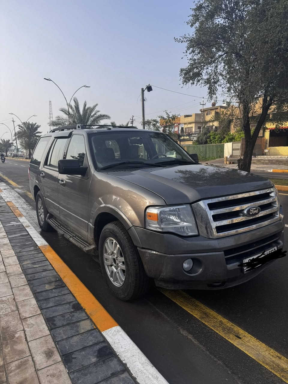 سلام عليكم للبيع
فورد اكسبديشن موديل ٢٠١٢ وكالة نيفا 
السياره خليجي مابيها حادث رقم شمالي اربيل السياره ماشيه ١٣٠ الف كيلو متر كير و مكينه جديدات السياره نضيفه و احلى من الصور السياره ما ناقصها شي ربع ما تذب عليها السعر ١٤٥ و بيها مجال للشراي 
مكاني بغداد الدوره 
للتواصل : ***********
