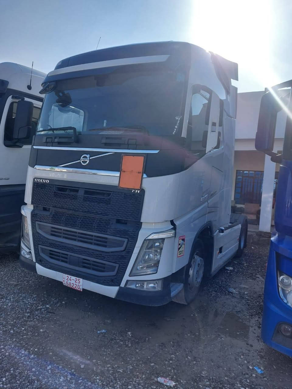 توكلنا على الله   . فولفو 2017 حجم 460
سيارة كفالة عامة  منفيست غير مرقم مكانها موصل الشراي يتصل 
***********
