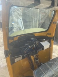 تكتك تيفي اس مديل ١٩رقم وسنوية بسمي السعر اربعة ونص وبيهة مجال بصيط بي...