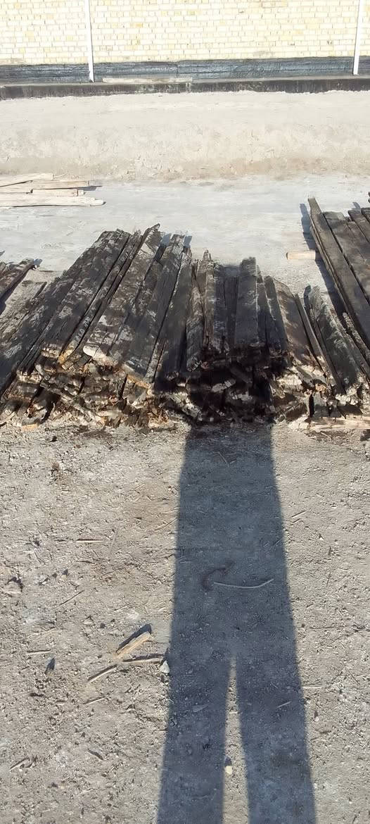 قالب خشاب روسي تارس ٢٥ متكون من ٩ مكاعب اله ربع  مكان سماوه ***********
