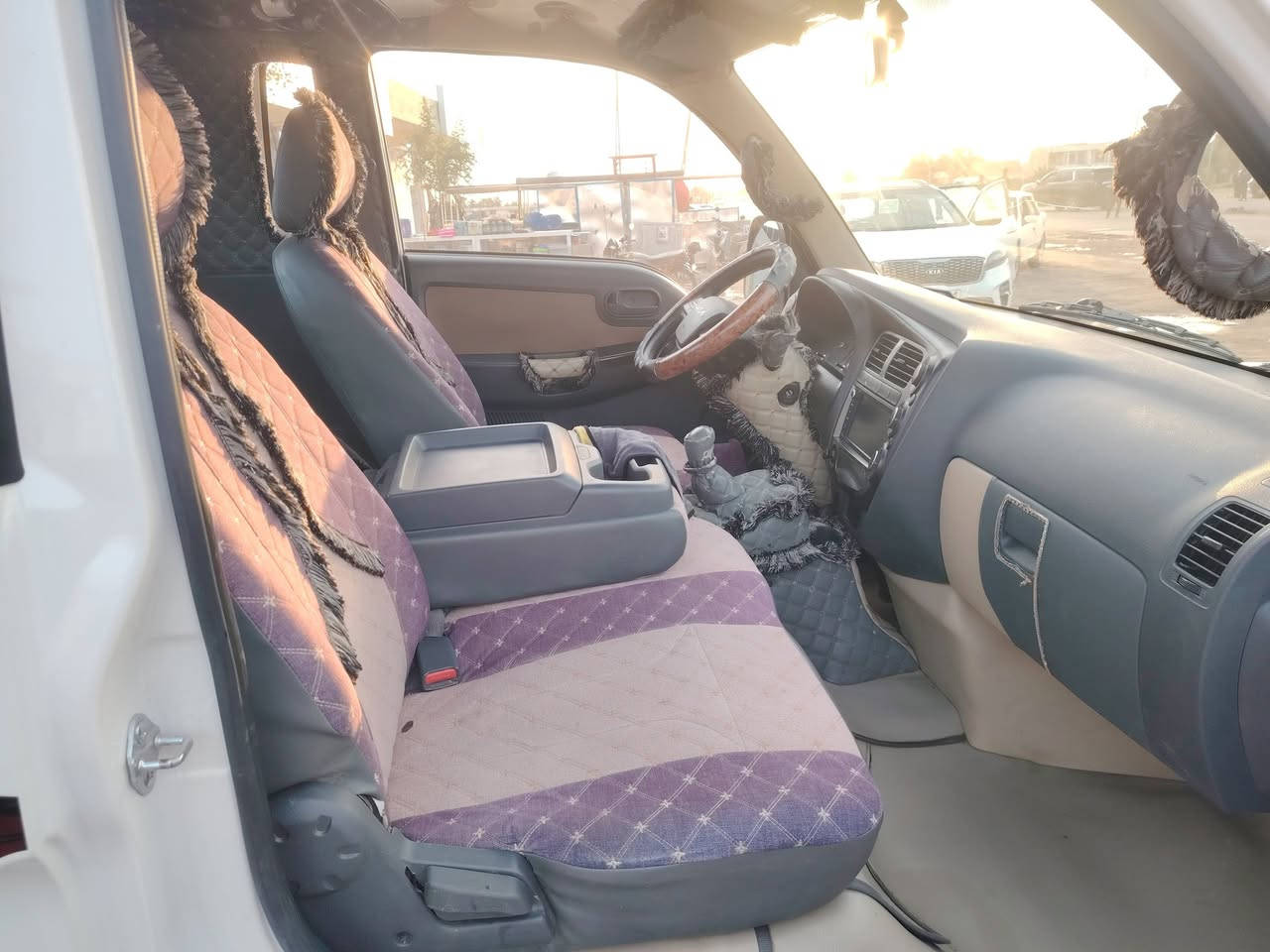 السلام عليك
كيا حمل بنكو عموشة مراوس كيا 
 موديل2025 
فول سستم فول مواصفات 
لمتدد بحالة الزيرو
 ماشيه 30الف
اشاير بلمري
دوشمه ارضيات جلد
دوشمه كشنات
دوشمه دركه 
دوشه الربع
دوشمه السقف
شغل درجه اولى 
اشاير بلدعاميه الخلفيه 
لد امامي للبنيد 
إشارة لكزز 
بلوجكتر
درع امامي 
السياره كامله مكمله جاهزه من كلشي الي ياخذه ميصرف عليهه 
***********
