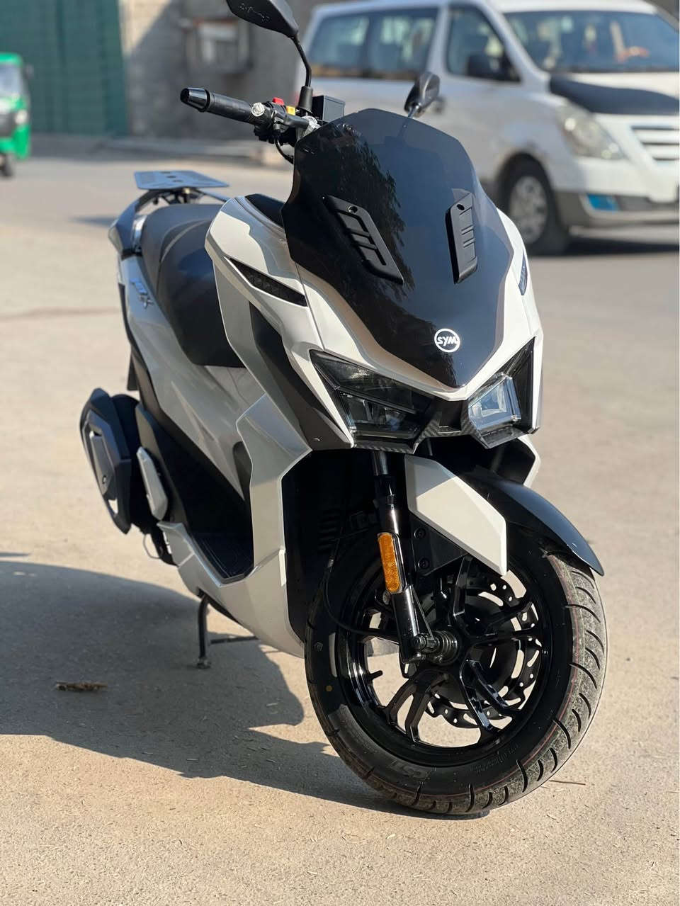 السلام عليكم 
دراجة SYM 200cc 
مرقمة 
موديل 2025
وكالة قبل 3ايام مشتريها 
بعدها زيرو 
مشتريها 4،600،000
رايدها بـ4،300،000
وبيها مجال
واتساب ***********
اتصال*********** بغداد, العراق
