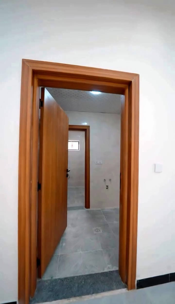 🏡 فرصة مميزة – دار للبيع في مجمع الأميرات 2

دار حديث وجاهز للسكن في موقع متميز ضمن مجمع الأميرات 2 / المربع الثالث.

🔹 المساحة: 300 م²
🔹 الدار جاهزة للسكن مباشرة
🔹 نازل بي قرض من المصرف العقاري
🔹 البيع بالتطلوعة

للاستفسار ومعرفة التفاصيل أو تحديد موعد للمعاينة:

📞 ***********

ملاحظة: الدار تقع في منطقة هادئة ومخدومة داخل المجمع، وجاهزة للتسليم.
