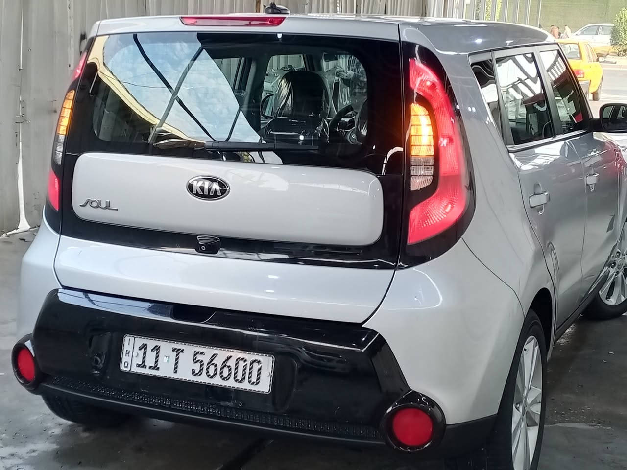 كيا سول 2016 محرك 2000 ويل جبير داخل صاج
تحكمات رباعيه شاشه وكامره وبلوتوث سياره ماشيه 74الف حقيقي بدون صبغ كفاله عامه فقط بارد باب الصدر
والهلال الخلفي بارد فقط سعره 123ورقه رقم بغداد دولي 
للاستفسار ***********
